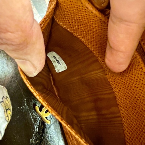 Chanel Wallet in Caviar Leather - Picture 5 of 8